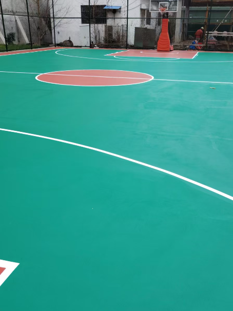 光山 球场长期使用易出现地面开裂
